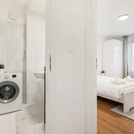 Touch 2 Bedroom * Bratysława